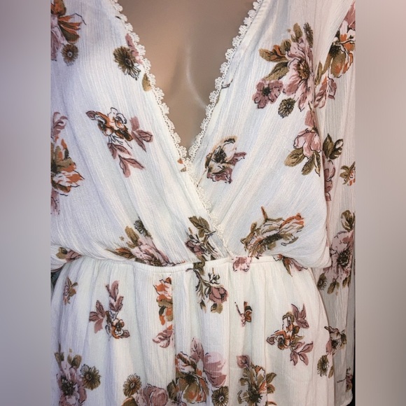 Women’s Coverup Audrey 3+1 Romper. Lined on bottom. Size M-L. Cream with flowers - Picture 3 of 11